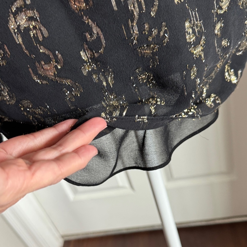 Lilly Pulitzer Black and Gold Patterned Blouse - Picture 9 of 16